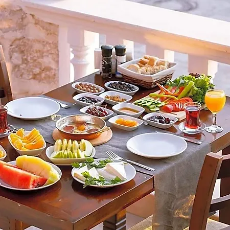 Kuluhana & Hotell 3*