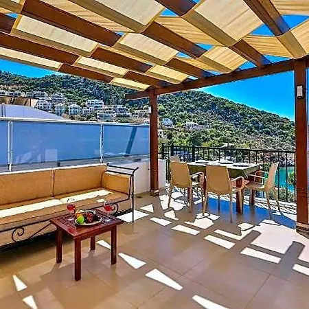 Hotel Kuluhana & 3*