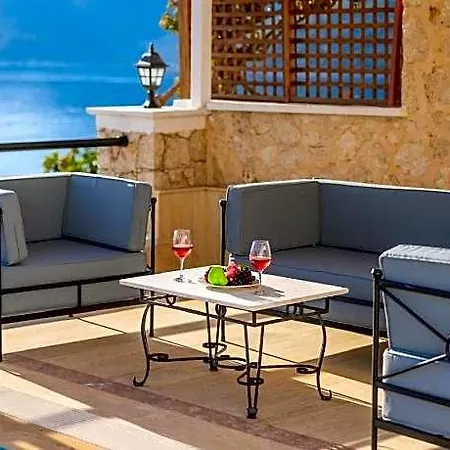 Kuluhana & 3*