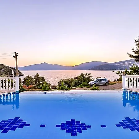 Kuluhana & Hotel 3*