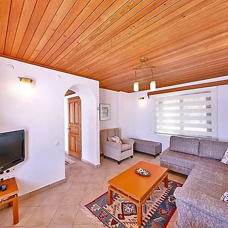Hotel Kuluhana & 3*