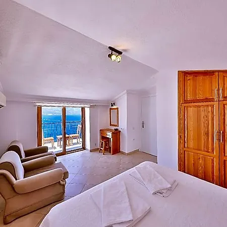 Kuluhana & Hotel 3*