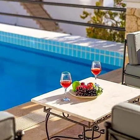 Kuluhana & 3* Kalkan